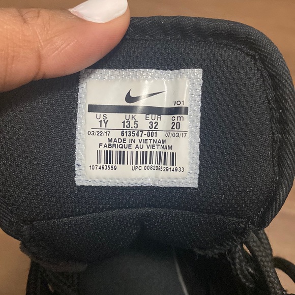 Nike ACG boots size 1Y - Picture 2 of 4